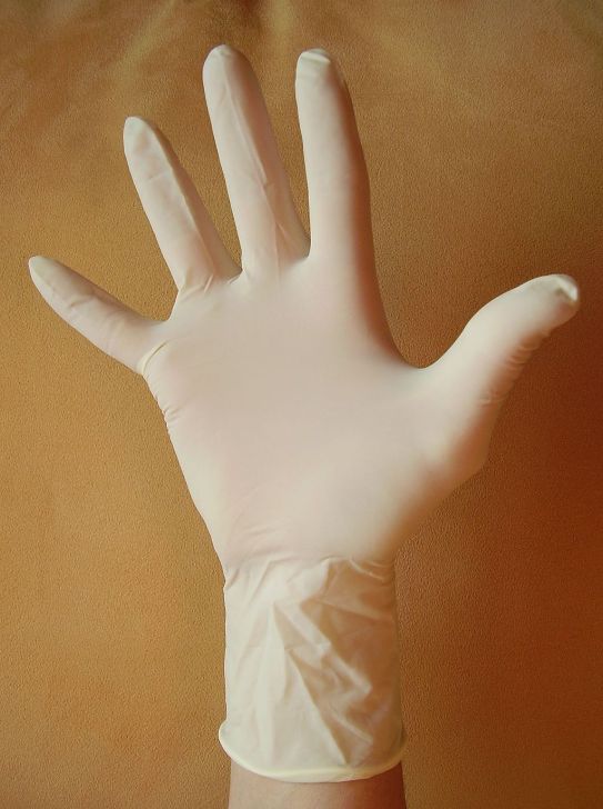 1024px-Disposable_gloves_09